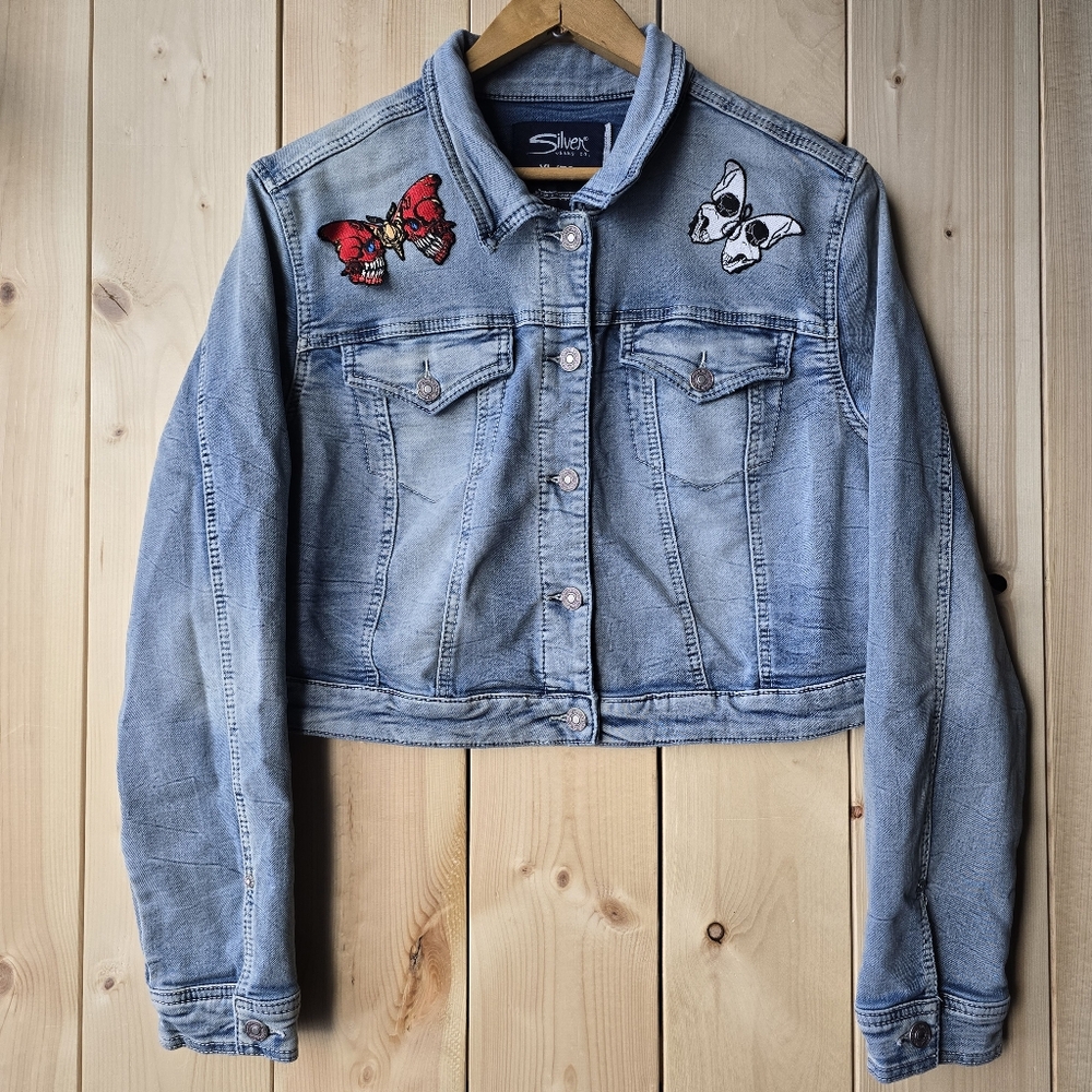 Silver Jeans Light Blue Denim Jacket Skull Patches Gothic Womens XL - Picture 1 of 10